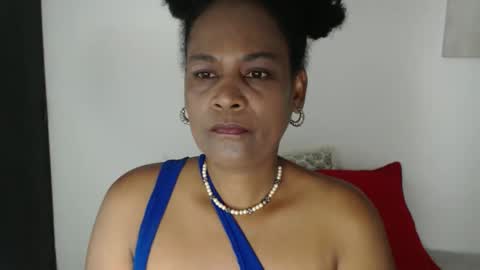 luxa online show from May 25, 1:43 pm