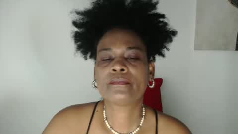 luxa online show from May 24, 1:43 pm
