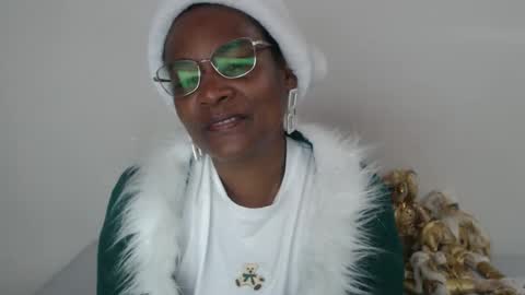 luxa online show from December 25, 2:45 pm