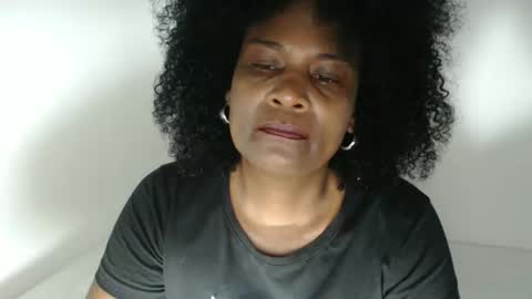 luxa online show from February 4, 9:40 pm