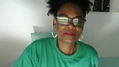luxa online show from April 30, 9:08 pm