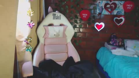 Daniela Ferreira online show from February 18, 12:15 pm