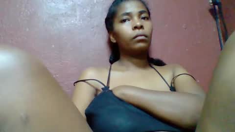 rovaelyah online show from May 8, 8:39 am