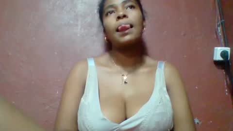 rovaelyah online show from March 26, 9:22 am