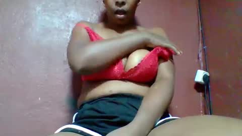 rovaelyah online show from January 8, 6:28 am