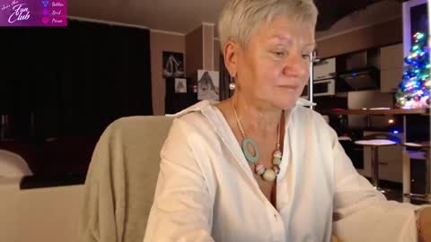 Roxana online show from December 18, 2:06 pm