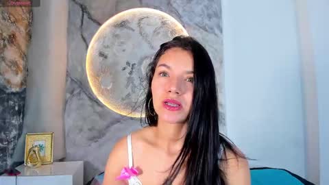 roxanaborns online show from November 13, 1:43 pm