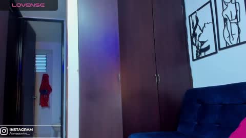 Snapshot of roxanasmiith chatting on January 24, 11:02 pm Roxxx Thee Stallion online show from January 24, 11:02 pm