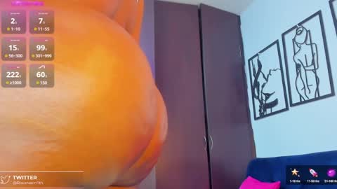 Snapshot of roxanasmiith chatting on March 2, 3:52 pm Roxxx Thee Stallion online show from March 2, 3:52 pm
