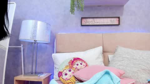 roxanebrown online show from May 20, 1:57 am