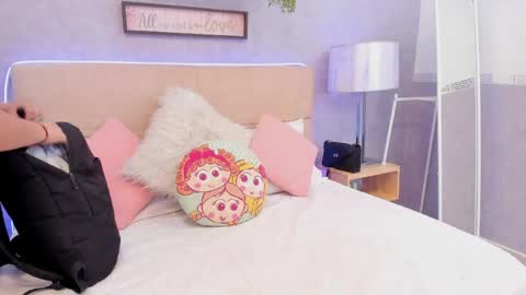 roxanebrown online show from May 25, 7:35 pm