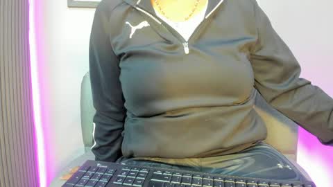 Roxanna  online show from May 20, 12:02 pm