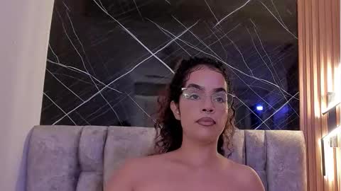 Roxanna online show from October 4, 3:05 pm
