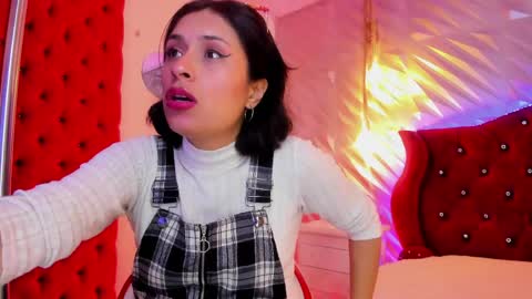 roxanne_han online show from May 17, 2:55 am