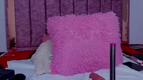 Snapshot of roxi_sexy99 chatting on February 5, 7:31 pm ROXI online show from February 5, 7:31 pm