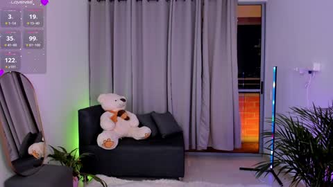  R O X I E  online show from December 13, 11:39 pm