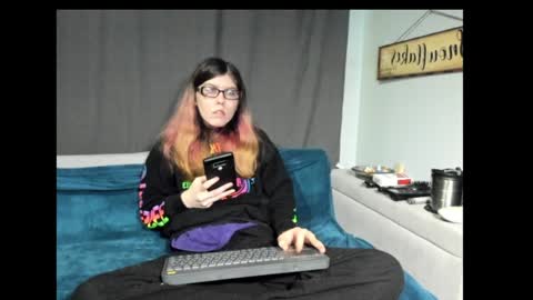 roxihazeleyes online show from January 10, 10:17 am