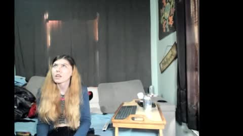 roxihazeleyes online show from March 19, 9:30 pm