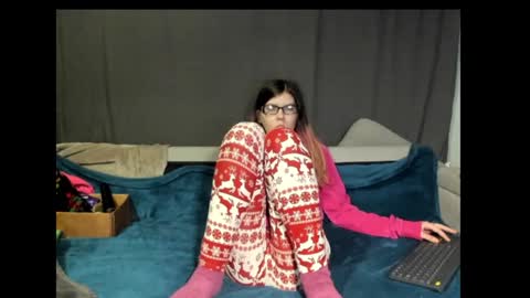 roxihazeleyes online show from January 17, 1:57 am