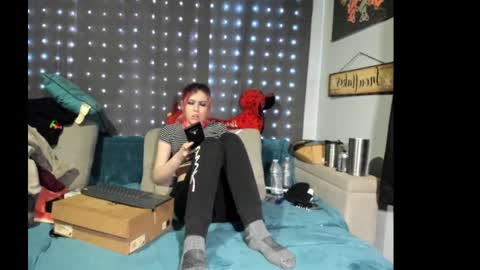 roxihazeleyes online show from September 12, 7:07 am