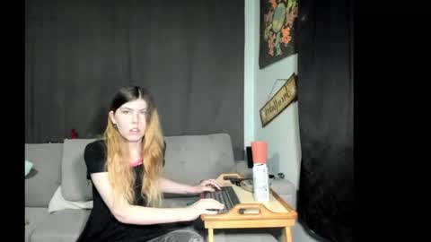 roxihazeleyes online show from May 19, 11:39 am