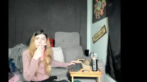 roxihazeleyes online show from May 24, 4:11 am