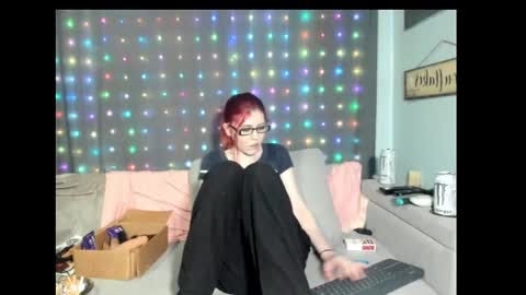 roxihazeleyes online show from February 27, 4:09 am