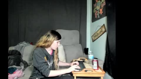 roxihazeleyes online show from May 23, 1:15 am