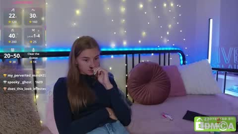Snapshot of roxxxie_reid chatting on September 20, 9:57 pm Roxieex ABBY online show from September 20, 9:57 pm