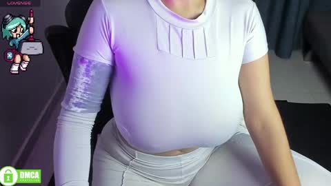 Annah  online show from May 12, 8:22 am