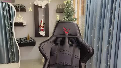 Roxy fiery online show from December 22, 8:06 am