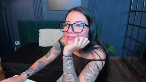 Roxy hell online show from January 19, 1:51 pm