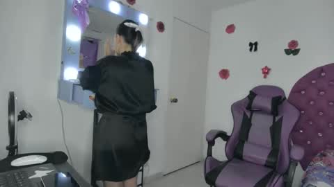 Roxy online show from May 18, 1:59 am