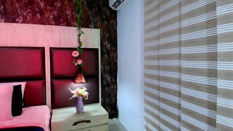 Roxy Skye online show from September 24, 12:59 pm