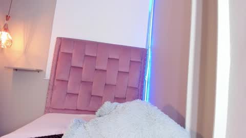 roxy_stone1 online show from March 11, 10:56 pm