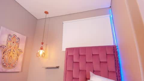 roxy_stone1 online show from May 19, 1:56 am