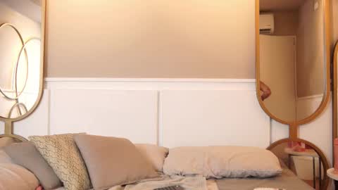 Roxy  online show from October 10, 3:50 pm