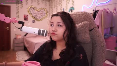 roxysuh online show from February 27, 8:25 am