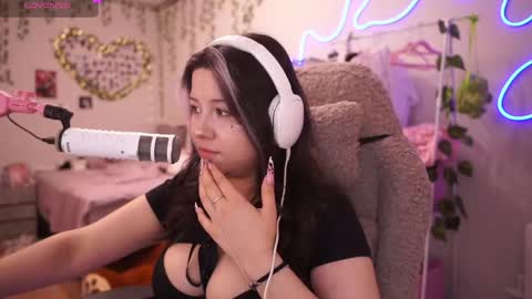 roxysuh online show from May 10, 11:01 am