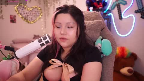 roxysuh online show from November 15, 9:10 am