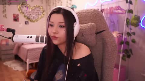 roxysuh online show from May 22, 8:45 am