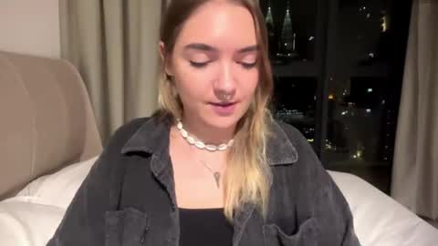 Roxy online show from May 21, 2:48 pm
