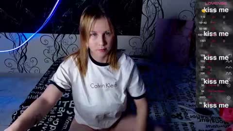 angela online show from October 11, 7:27 pm