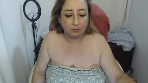 Snapshot of rubi_halliwey chatting on December 15, 10:28 am Rubi online show from December 15, 10:28 am