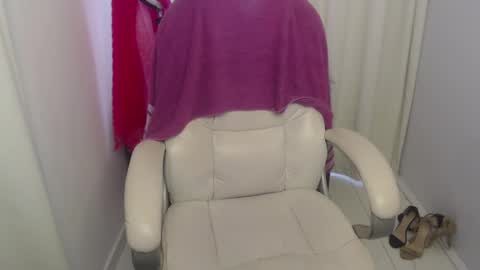 Snapshot of rubi_halliwey chatting on February 26, 4:16 pm Rubi online show from February 26, 4:16 pm