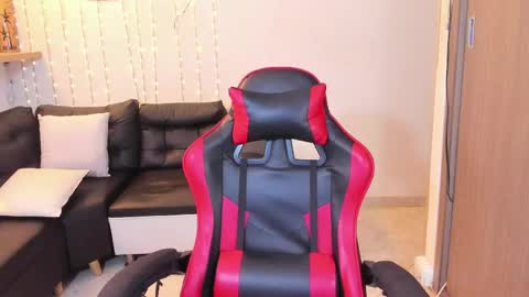 ruby_your_milf online show from May 28, 1:58 am