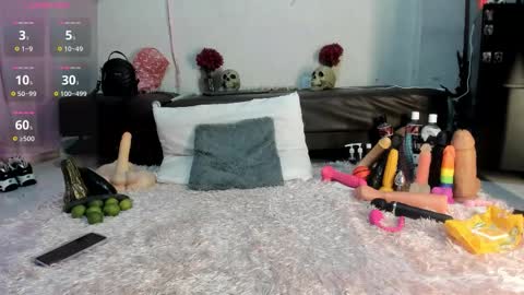 rubyemerald_ online show from December 23, 4:16 am