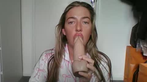 rubyredxxxoxxx online show from March 22, 8:31 am