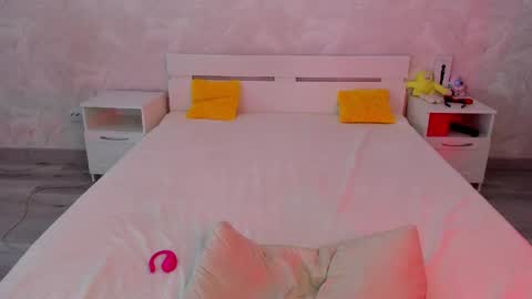 Liya online show from May 6, 12:36 am