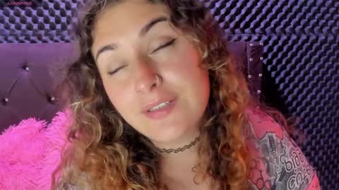 Snapshot of saara__queen chatting on February 11, 3:29 am saara__queen online show from February 11, 3:29 am